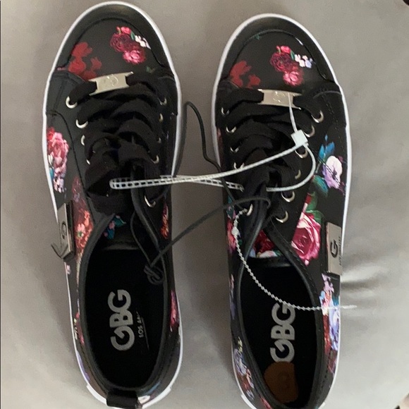 GUESS SHOES - Picture 2 of 3